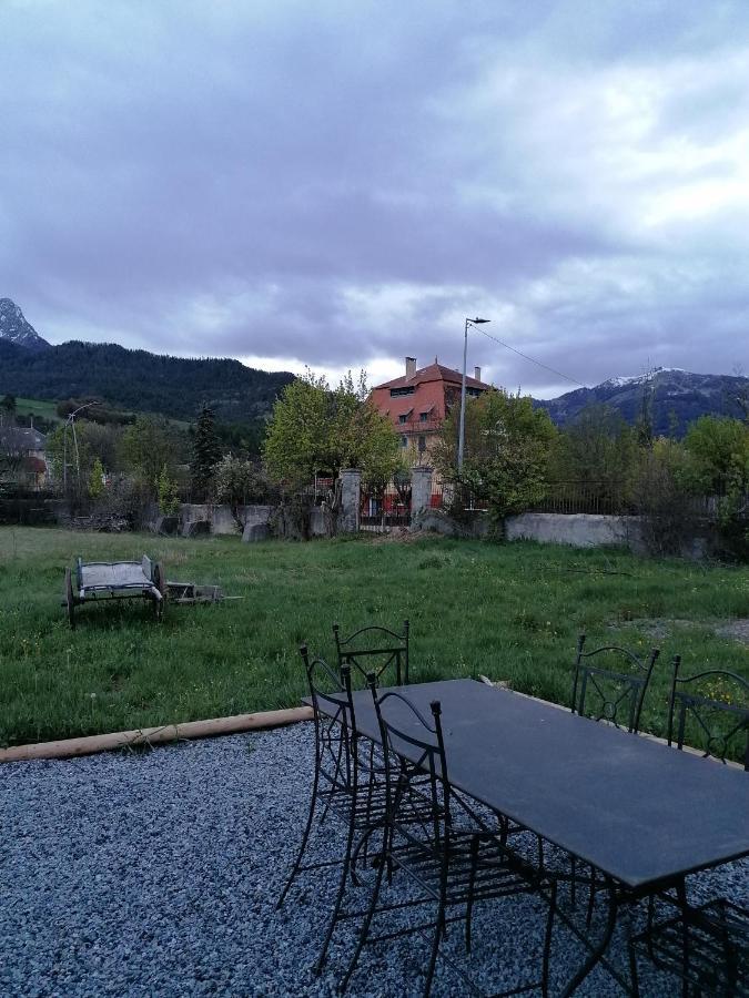 Maison Dans Parc Cloture Barcelonnette Zewnętrze zdjęcie