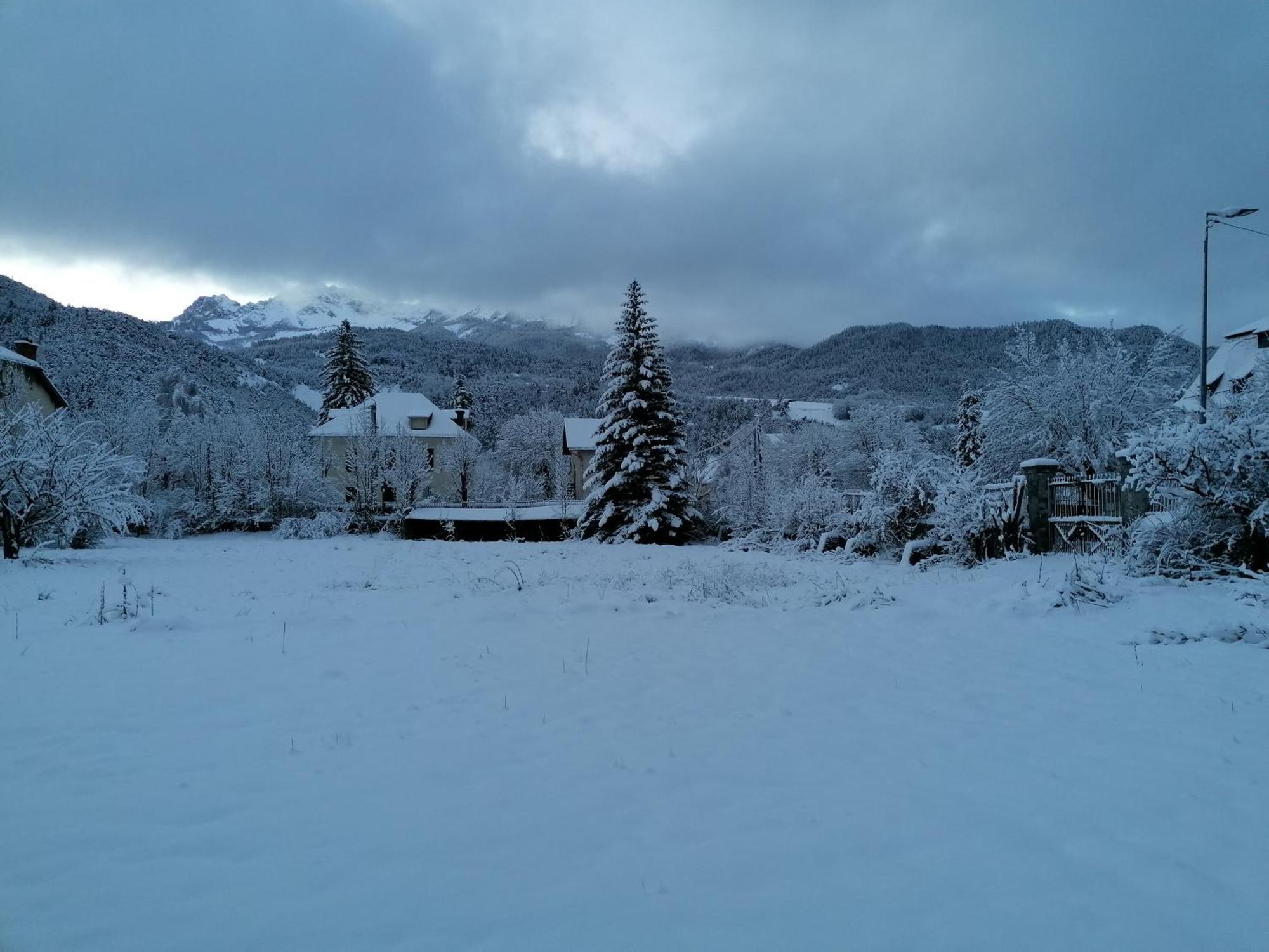 Maison Dans Parc Cloture Barcelonnette Zewnętrze zdjęcie